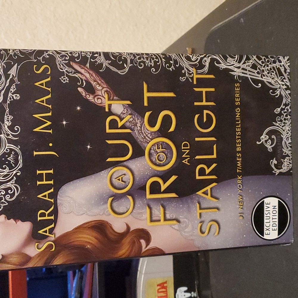 Exclusive Edition of A Court of Frost and  Starlight
